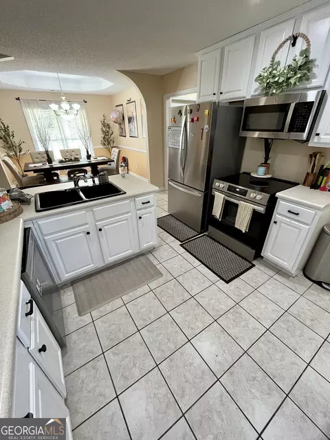 108 Christine Cir, Perry, GA 31069 photo 8