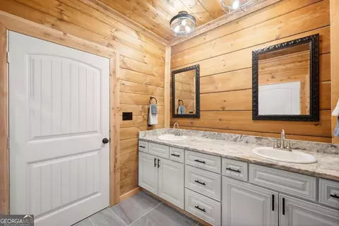 Bath - 587 Cold Stream Trl, Jasper, GA 30143 photo 3 of 4