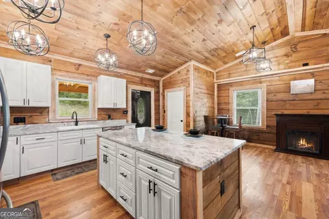 Kitchen - 587 Cold Stream Trl, Jasper, GA 30143 photo 5 of 5