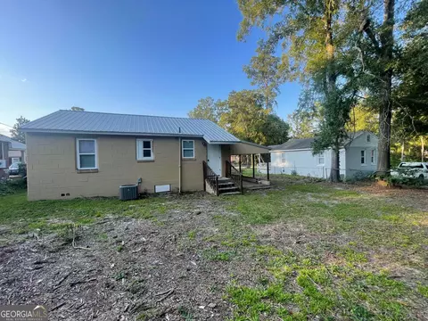 Exterior - 211 3rd St, Thomson, GA 30824 photo 2 of 3