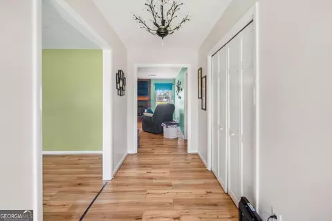 Entry Way - 520 S Johnson St, Mount Vernon, GA 30445 photo 2 of 2