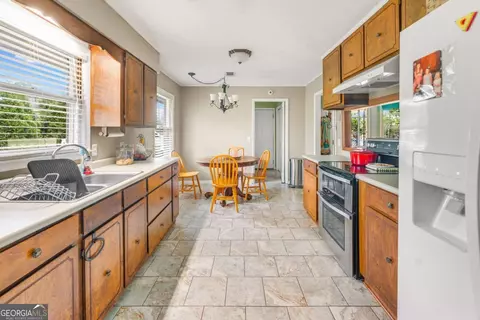 Kitchen - 520 S Johnson St, Mount Vernon, GA 30445 photo 1 of 2