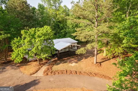 Exterior - 216 Howard Rd, Barnesville, GA 30204 photo 10 of 12