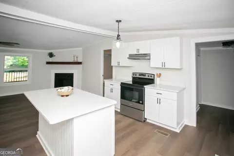 Kitchen - 216 Howard Rd, Barnesville, GA 30204 photo 1 of 2