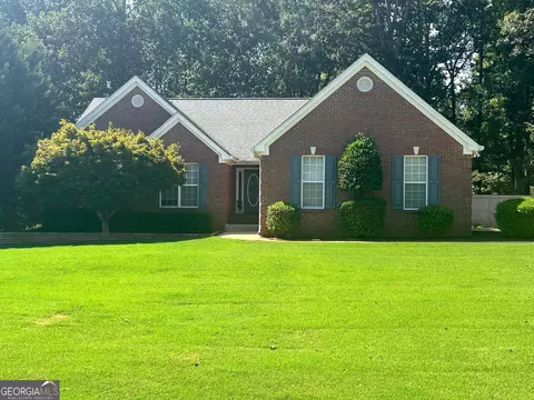 826 Crystal Meadow Dr, Winder, GA 30680
