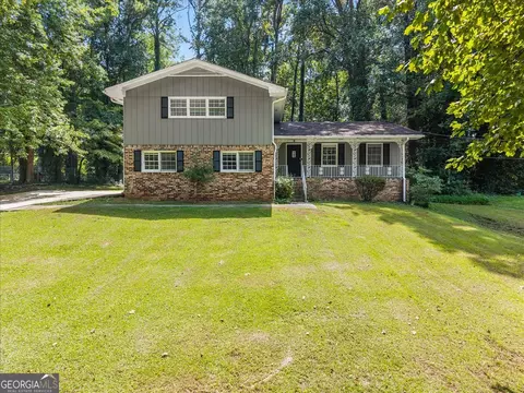 2669 Woodfen Dr, Ellenwood, GA 30294