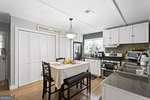Kitchen - 140 Little John Trl, Hampton, GA 30228 photo 1 of 2