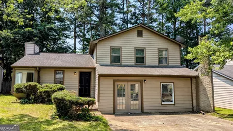 2015 Corners Cir, Lithonia, GA 30058