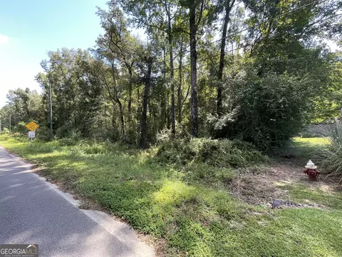 Land Crest Drive, Cochran, GA 31014