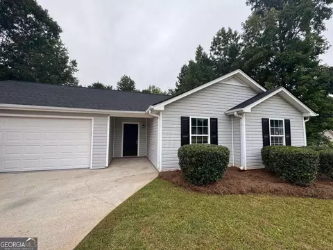 97 Twin Oaks Trl, Dallas, GA 30157