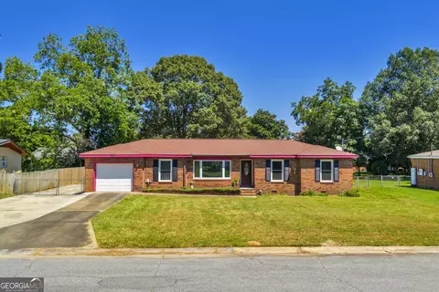 200 Ridgeland Dr, Warner Robins, GA 31093