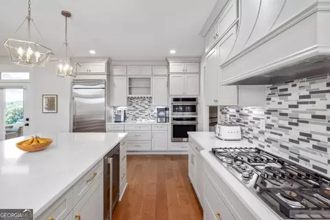 Kitchen - 815 N Hampton Way, Monroe, GA 30656 photo 5 of 6