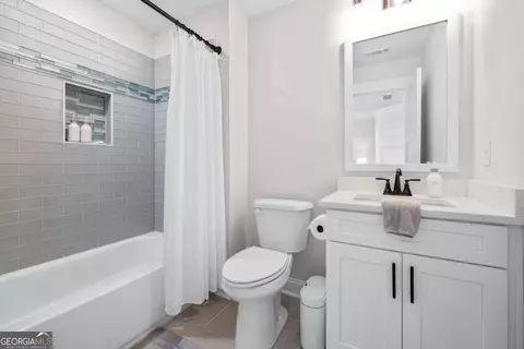 Bath - 815 N Hampton Way, Monroe, GA 30656 photo 8 of 10