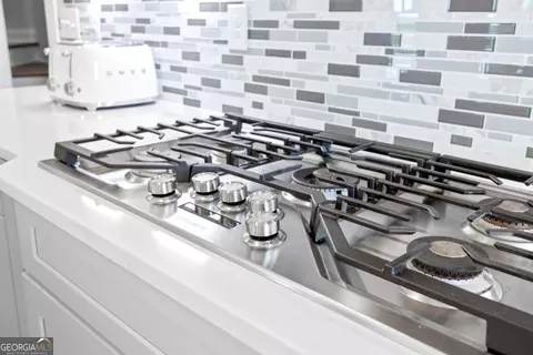 Kitchen - 815 N Hampton Way, Monroe, GA 30656 photo 6 of 6