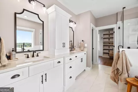 Bath - 815 N Hampton Way, Monroe, GA 30656 photo 1 of 10