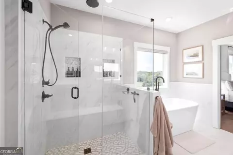 Bath - 815 N Hampton Way, Monroe, GA 30656 photo 4 of 10