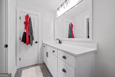 Bath - 815 N Hampton Way, Monroe, GA 30656 photo 6 of 10