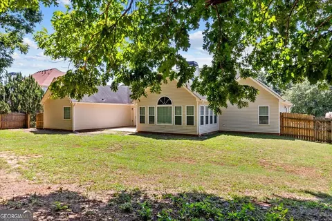 Exterior - 230 Creekside Cir, Hampton, GA 30228 photo 5 of 7
