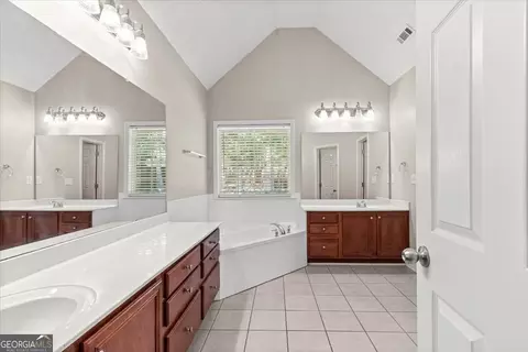 Bath - 230 Creekside Cir, Hampton, GA 30228 photo 1 of 2
