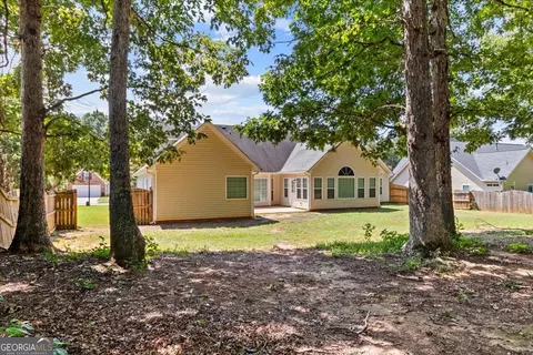 Exterior - 230 Creekside Cir, Hampton, GA 30228 photo 6 of 7