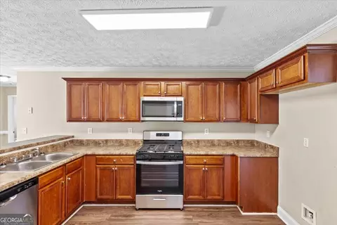 Kitchen - 230 Creekside Cir, Hampton, GA 30228 photo 1 of 2