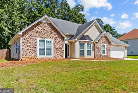 230 Creekside Cir, Hampton, GA 30228