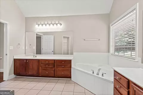 Bath - 230 Creekside Cir, Hampton, GA 30228 photo 2 of 2