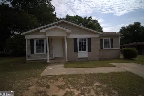 1110 Creekwood Dr, Perry, GA 31069