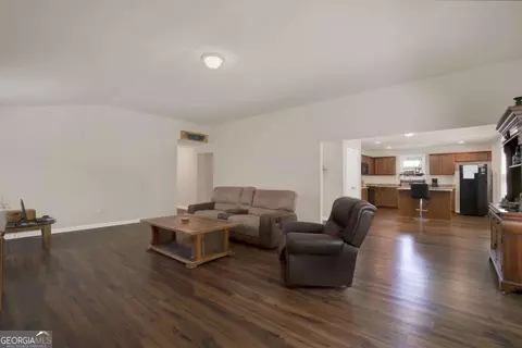 Living - 33 Blackberry Cir, Guyton, GA 31312 photo 1 of 2