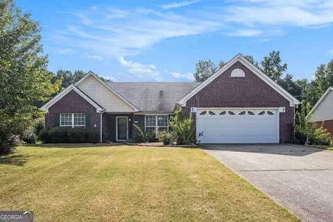 6103 Portsmouth Dr, Flowery Branch, GA 30542