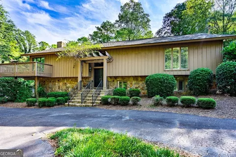724 Camellia Dr, Lagrange, GA 30240