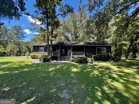 847 W Lake Dr, East Dublin, GA 31027
