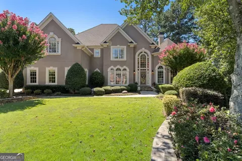 3815 Falls Landing Dr, Alpharetta, GA 30022
