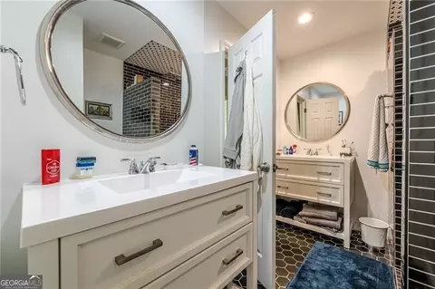 Bath - 407 Jon Scott Dr, Alpharetta, GA 30009 photo 1 of 2