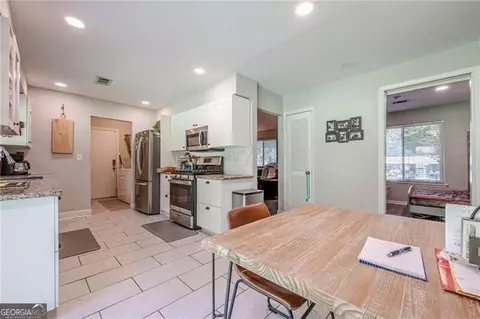 Kitchen - 407 Jon Scott Dr, Alpharetta, GA 30009 photo 2 of 7