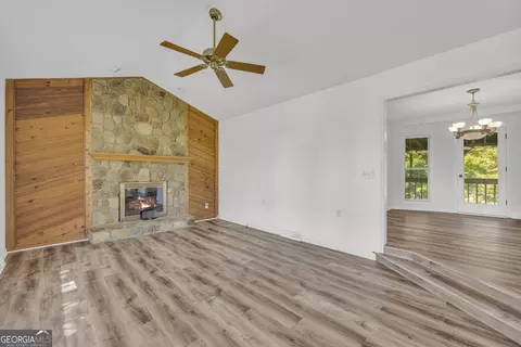 Living - 248 Hagood Dr, Toccoa, GA 30577 photo 4 of 5