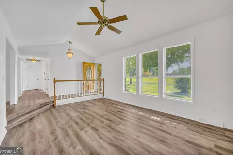 Living - 248 Hagood Dr, Toccoa, GA 30577 photo 5 of 5