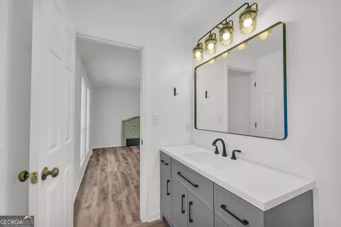 Bath - 248 Hagood Dr, Toccoa, GA 30577 photo 4 of 6