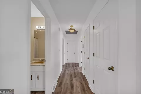 Entry Way - 248 Hagood Dr, Toccoa, GA 30577 photo 3 of 6