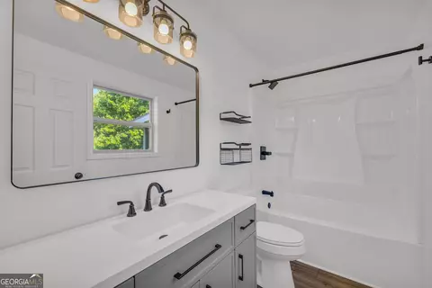 Bath - 248 Hagood Dr, Toccoa, GA 30577 photo 3 of 6