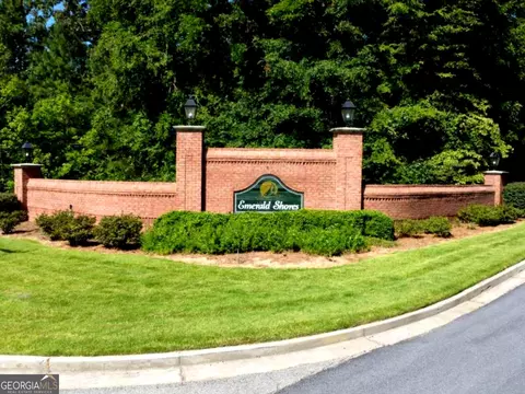 1071 Emerald Shores Dr, White Plains, GA 30678