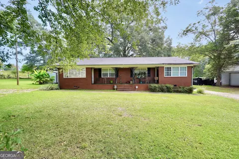 104 Bowen St, Stockbridge, GA 30281