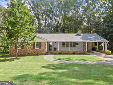 511 Greenvalley Dr, Winder, GA 30680