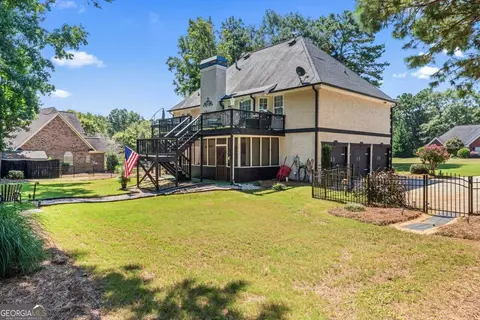 Exterior - 702 Euel Dr, Mcdonough, GA 30252 photo 5 of 9