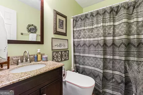 Bath - 702 Euel Dr, Mcdonough, GA 30252 photo 3 of 4