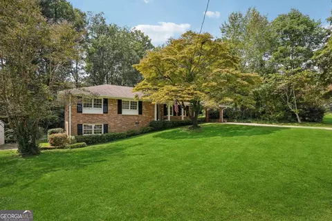 4465 Lake Ivanhoe Dr, Tucker, GA 30084