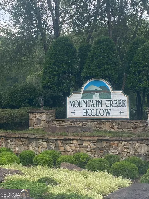 27 Mountain Creek Hollow Dr, Talking Rock, GA 30175