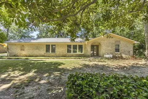 112 Forest Lake Dr, Warner Robins, GA 31093