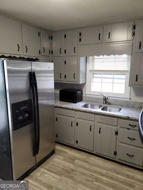 6057 Pinecreek Rd, Forest Park, GA 30297