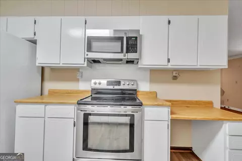 Kitchen - 311 Holly Dr, Dublin, GA 31021 photo 4 of 5